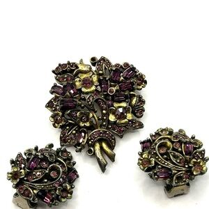 Hollycraft 1950 Corp Brooch & Clip On Earring Set Purple Rhinestones Vintage